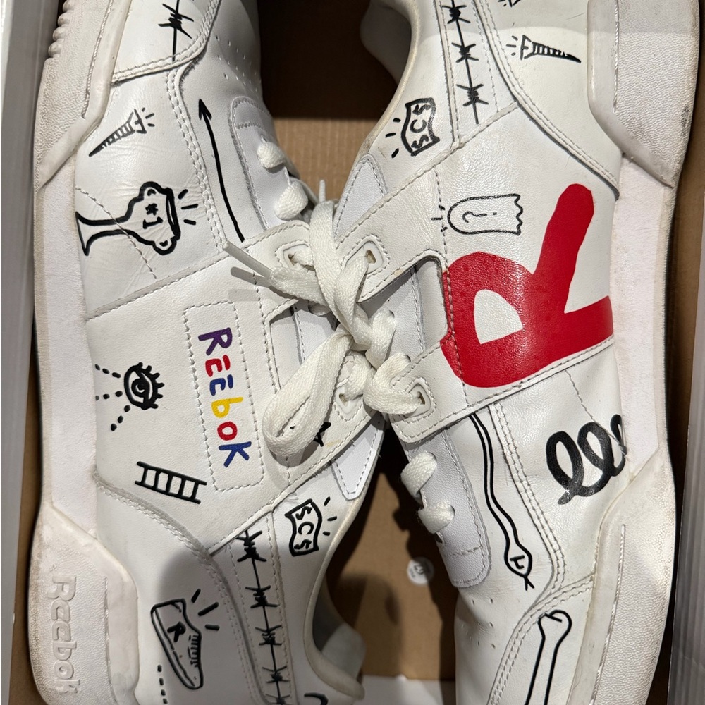 Reebok trouble Andrew workout plus Graphic sneaker